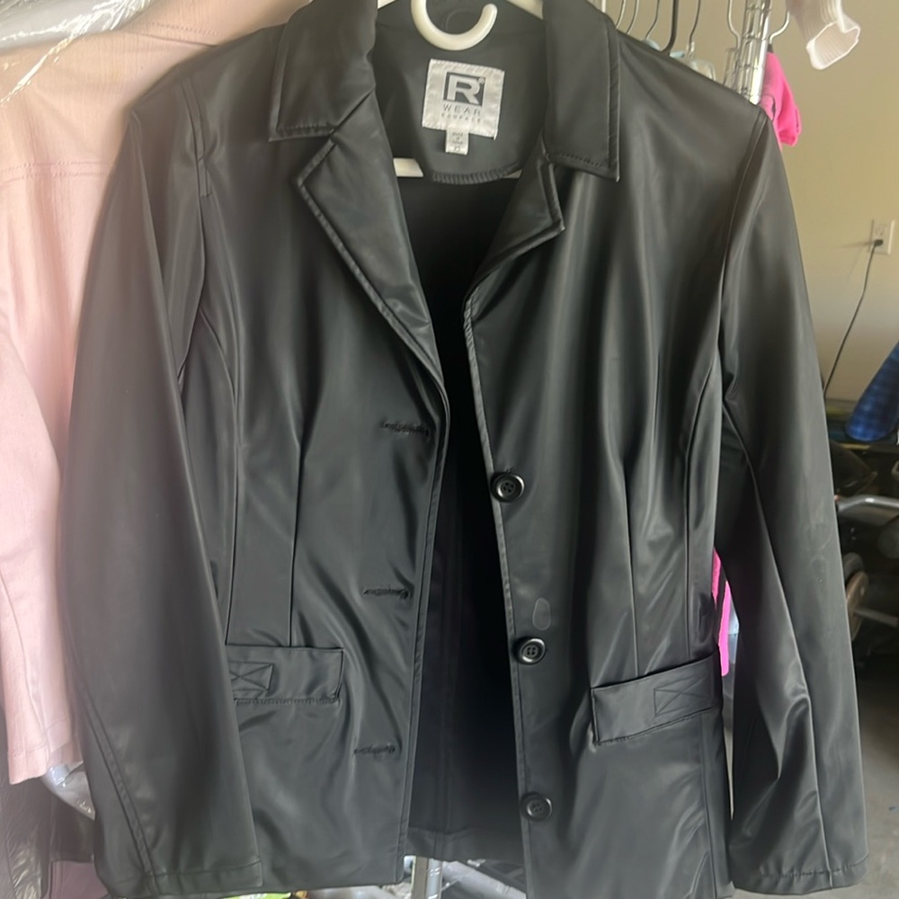 Short trench coat